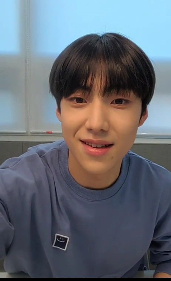 ggteyee's tweet photo. @starfess LEE EUNSANG STILL MY FAVORITE IN PRODUCE SERIES UNTIL NOW😭😭💗🤍😍 https://t.co/wRkdyOccoK