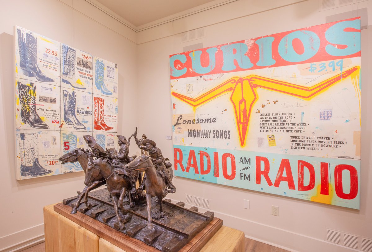 Sorrel_Sky's tweet photo. Friday - Durango's Fall Gallery Walk begins at 5PM.  Featuring Local Artists ~ Ben Nighthorse, Greg Kelsey, Jim Rey, Bryce Pettit and more!
#sorrelsky #dodurango #shopdurango #durangoco   #bronzesculptures #firstfridayartwalk #visitdurango #durangolife #southwestcolorado https://t.co/8gqwyV5ab4