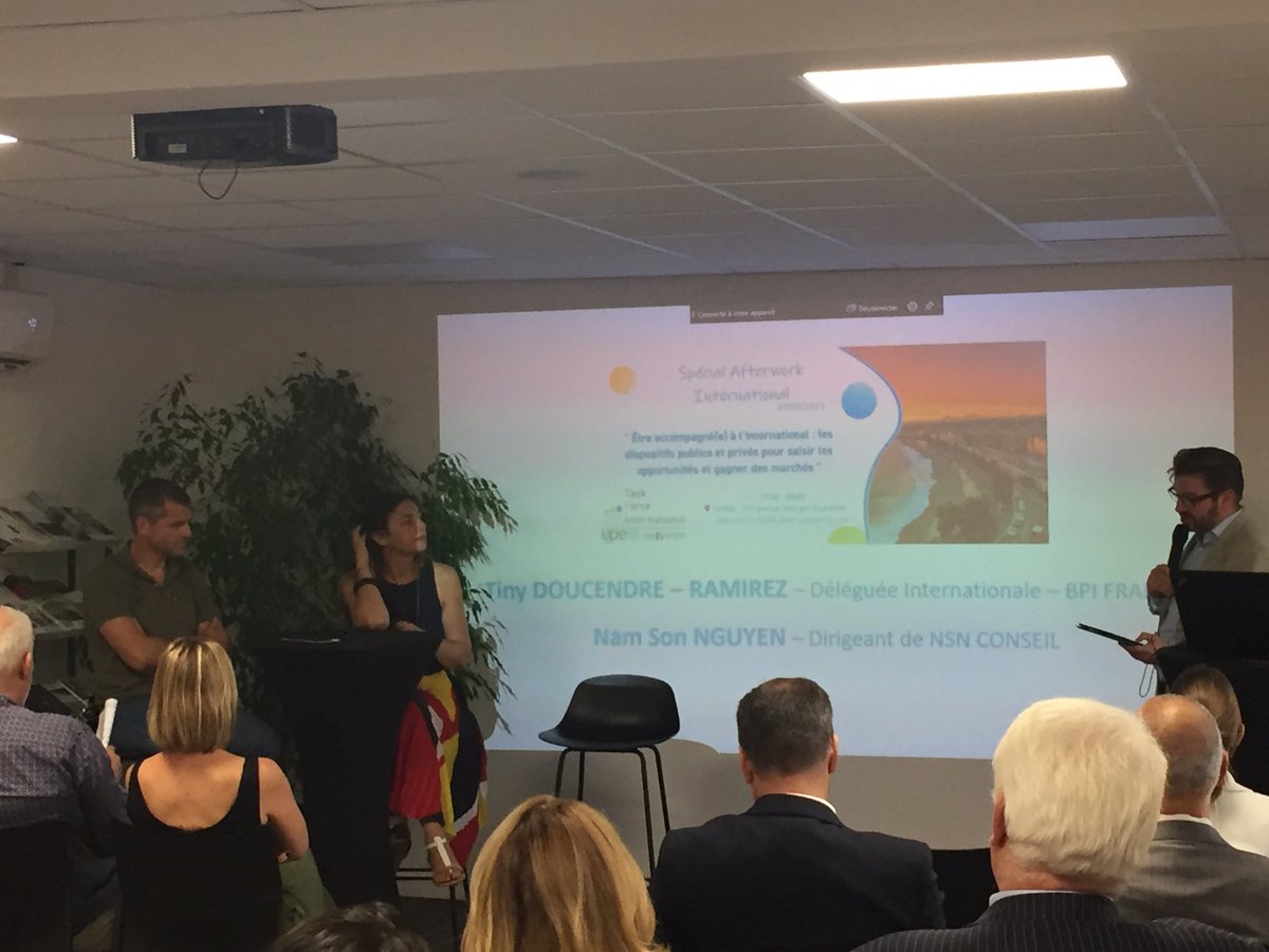 1/2
Poursuite des échanges à l’<a href="/UPE_06/">UPE_06</a> avec les témoignages de Betty Seroussi, Présidente de <a href="/TravelPlanetTMC/">TravelPlanet</a>, Nathalie Orvoen fondatrice de <a href="/LesPotageurs/">LesPotageurs</a> et Yannick Tarres Président de Pararisks