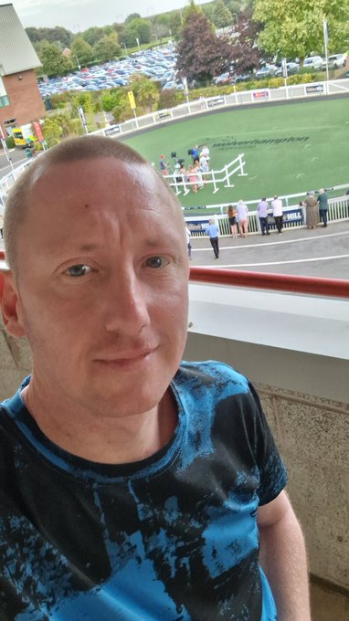 Evening all https://t.co/cvyjFnkv2s