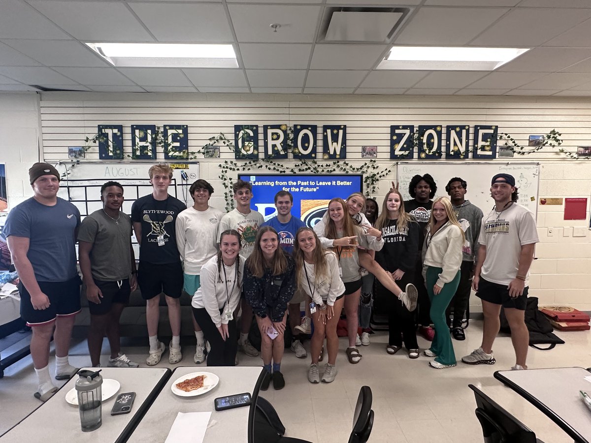 DrMrCoachE's tweet photo. Captain Class Year 7!
Theme: Learning From the Past to Make it Better for the Future
We have a great group of 41 whoโve courageously accepted the call to learn and lead others this year!
Thanks to Jordan and Josh Burrell for our 1st alumni cameo messages!
#CaptainClass https://t.co/mp6koqKXqX