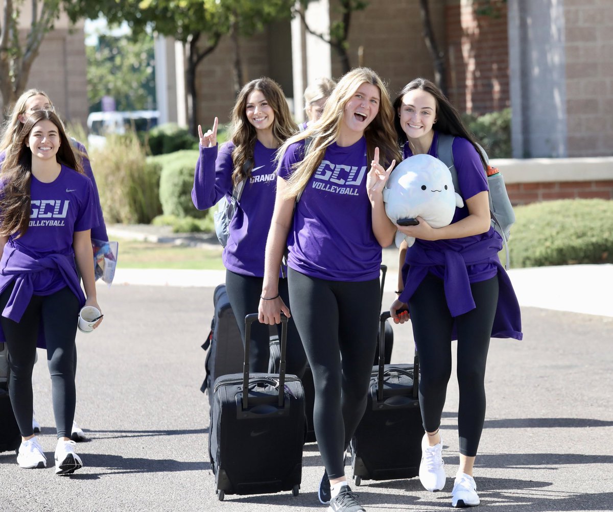 GCU_WVolleyball's tweet photo. Road-trip essentials: snacks, @squishmallows &amp; @GCBC49 ✅ #LopesUp https://t.co/OfyDQJSw3S
