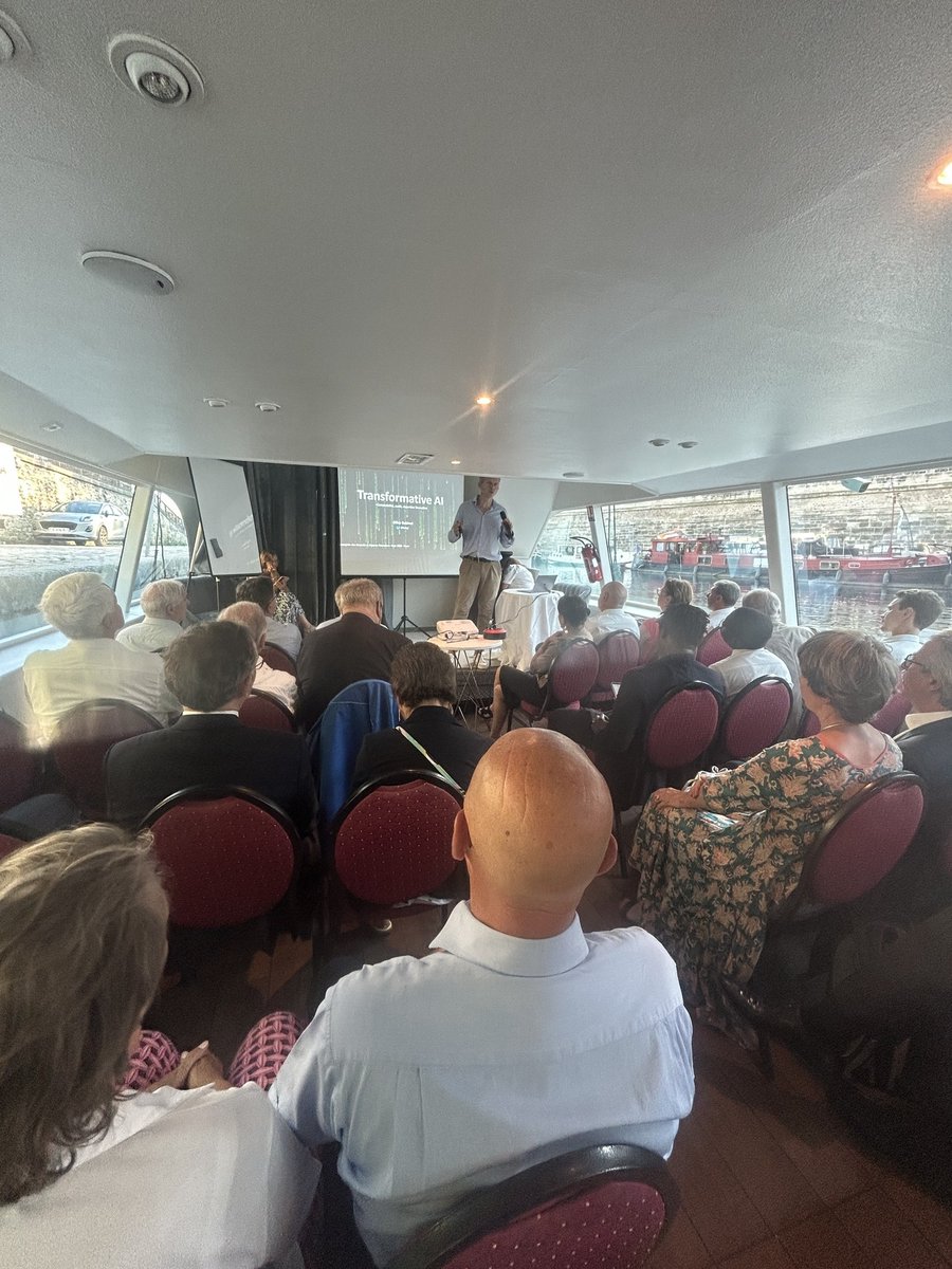 CCEFinanciers's tweet photo. C'est le moment que vous attendiez tous : notre rendez-vous annuel de la rentrée à bord d'une péniche ⚓ A cette occasion, nous sommes ravis d'accueillir Gilles Babinet, une référence en matière d'intelligence artificielle, pour une conférence exceptionnelle. 🤖🧠 #IA (1/2) https://t.co/8qubPlDTEA