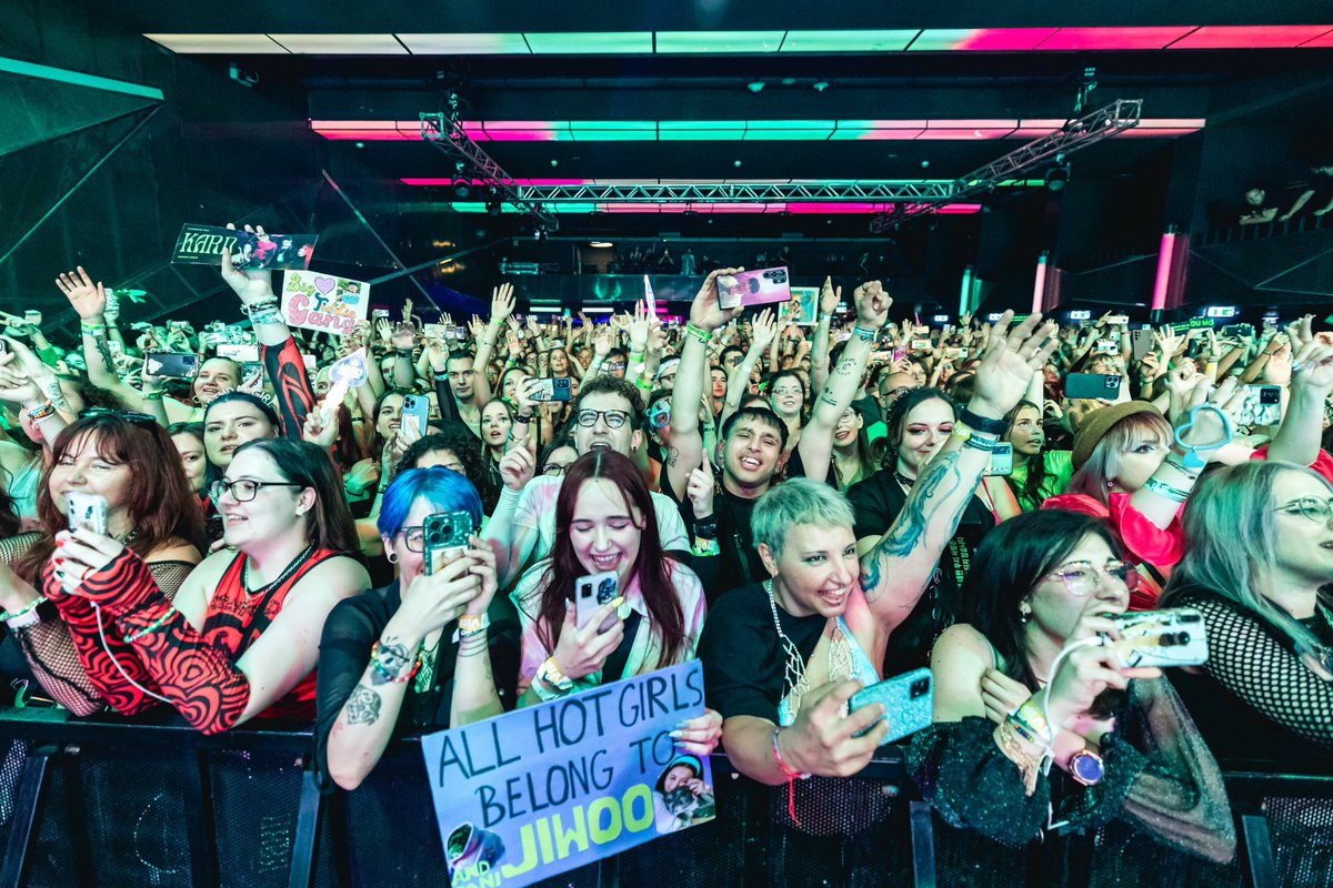officialkevents's tweet photo. Kard Playground is in full swing! ๐ฅโ๏ธ Stay tuned for more incredible moments ๐๐ธ
#KARD โ #KARDTOUR #2023KARDTOUR_PLAYGROUND #PLAYGROUND_KARD #OFFICIALKEVENTS #ROOTOFFICIAL_KR #SELCAPLUS #KPOP #KPOPCONCERTย #hiddenkard https://t.co/HbVWZShsQX