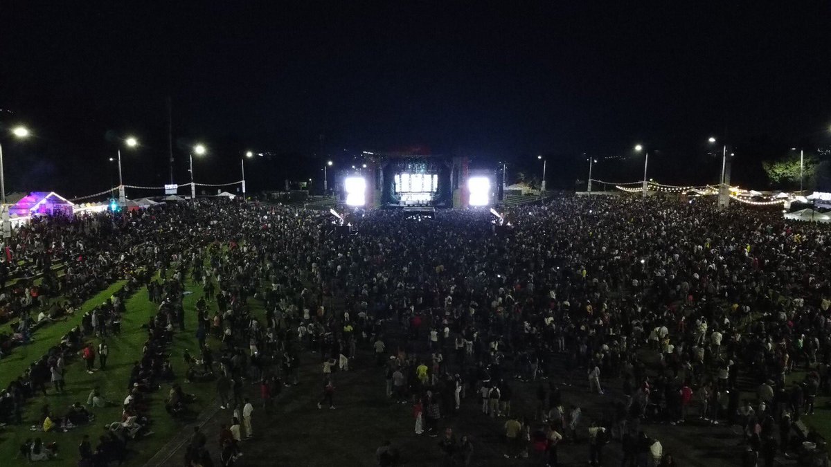 CamiloTiria's tweet photo. ¡Los salseros de Bogotá demostraron su participación en el festival Salsa al Parque socializando!, ya que el 65.3% de los bogotanos hizo nuevos amigos en este, logrando crear comunidad. https://t.co/Fy5t2GX31f