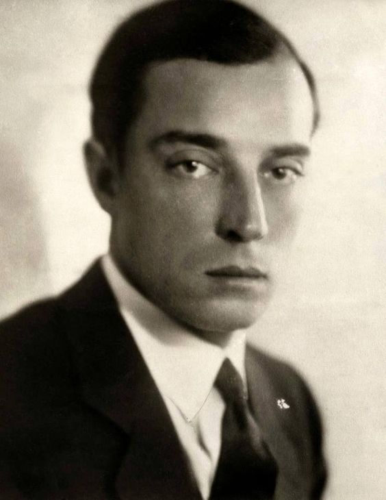 BusterKGifs's tweet photo. #AndHow!
#BusterKeaton https://t.co/vb5UWnjkJz