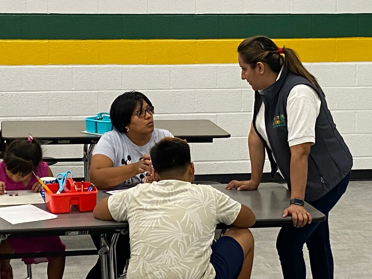 UnitedWayABC's tweet image. 🌟 Fall '23 Community Nights are here! 🌸 Delicious food, local nonprofits, and a chill vibes await. Families and students, join the fun! 5 nights a week to choose from. 
Don't miss out - find your Community Night now! 🗓️ #Spring2023 #CommunityNights
buff.ly/2NZD1pz