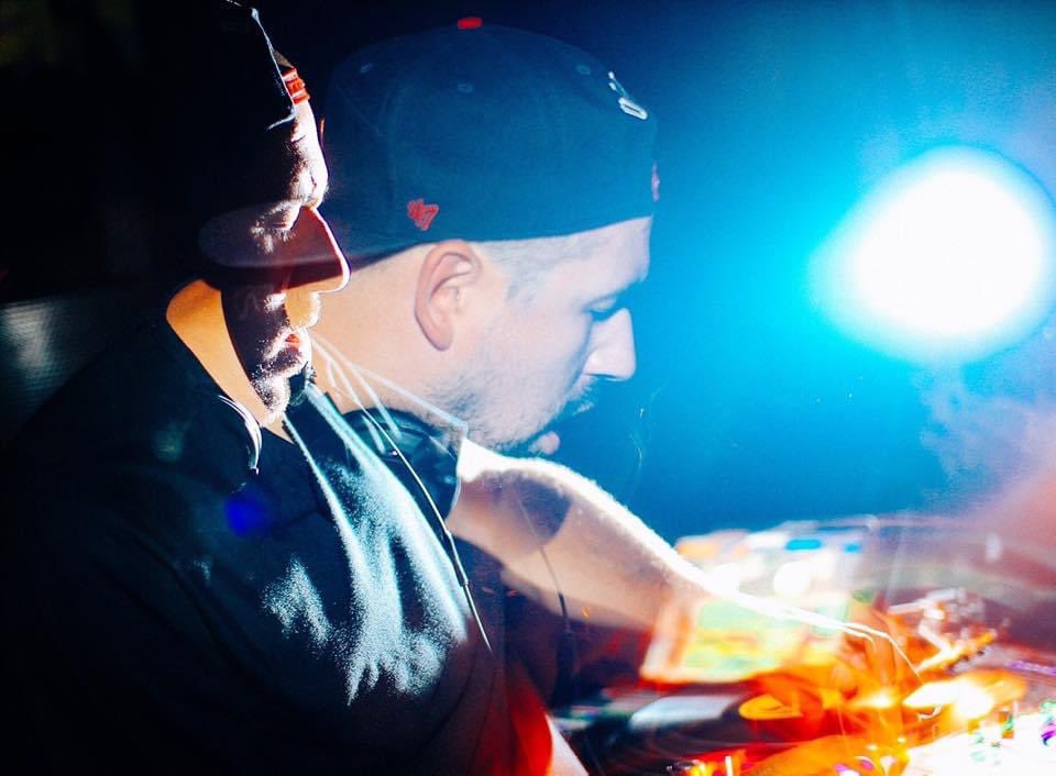 JONDECK1's tweet photo. U.K TOMORROW!!! Really excited for this tour with my brothers #mindflip & @EvilEbenezer - #LONDON see you soon! We’re at the @CamdenAssembly on Sunday 🇨🇦 🏴 #dj #Jondeck #hiphop https://t.co/TfXY5Q8kKO