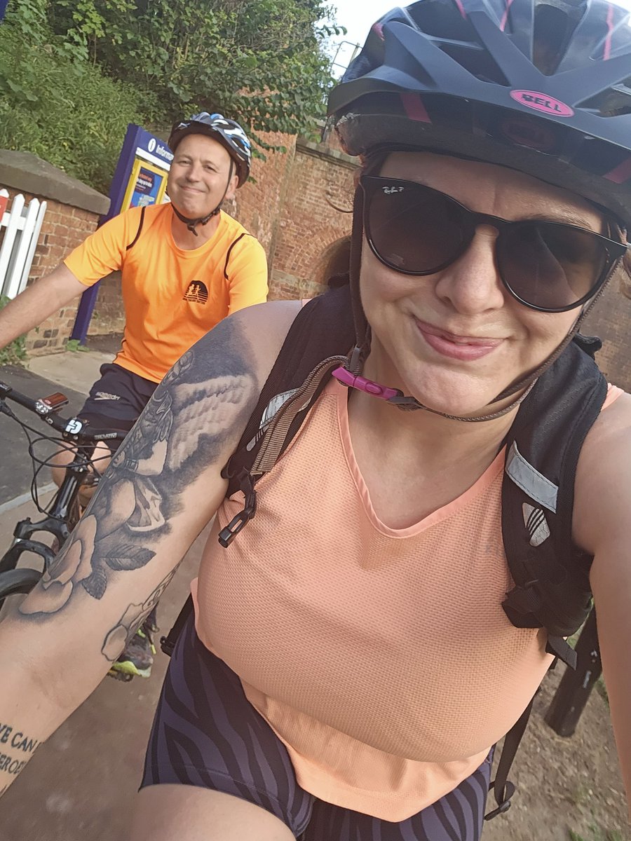 Ami3_LK's tweet photo. Warm one for the defib checks tonight, but thankfully a safe one thanks to these cycle lanes in DN8 and our #refill stations topping us up! Look at the carbon saving from having the option not to drive too! #climatedoncaster @DoncasterMoving https://t.co/K7wWCAPY6i