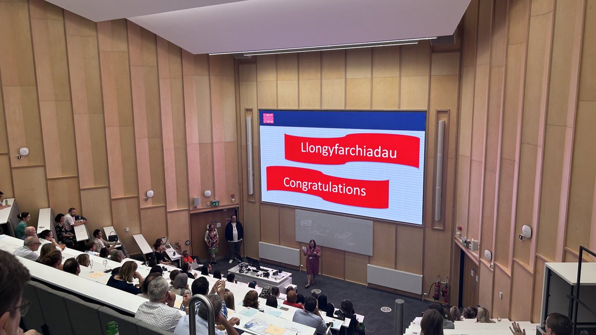 LTAcademyCU's tweet photo. Llongyfarchiadau i'n holl Gymrodyr heno - #Uwch #Cymrawd #Cydymaith a Chymrawd Dysgu Cenedlaethol ππ
Β
Congratulations to all our Fellows this evening - #Senior #Fellow #Associate and a #NationalTeachingFellow ππ https://t.co/P6SR2zh7pd
