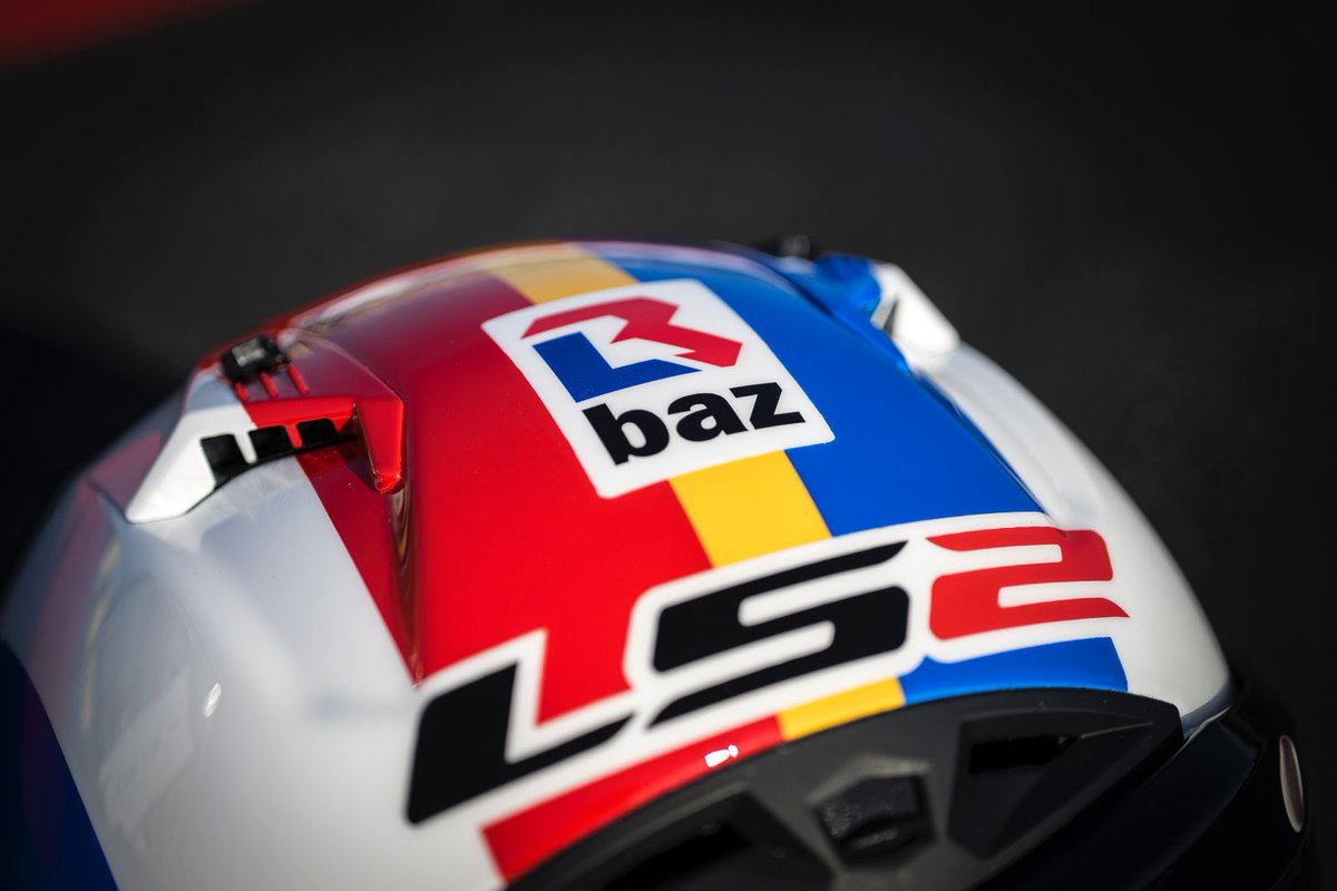 lorisbaz's tweet photo. Le casque Magny-Cours 2023 est prêt!
Hommage à François Cevert “le petit prince de la F1” disparu il y a 40 ans.
Merci #pasky et @ocdesign4victory pour le magnifique travail comme d’habitude !:)
#fraworldsbk https://t.co/0uRIiA5KYw