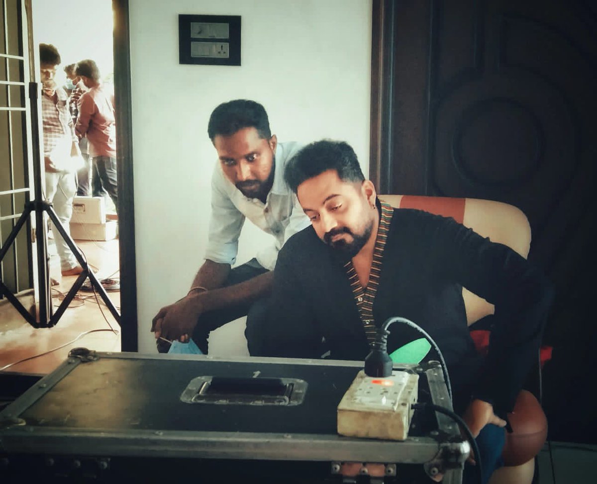 PROSundarbala's tweet photo. *TWITTER*

Horror Thriller #Striker promotions going on in full swing! 💥👌🏼

#StrikerFromSept8th

@Directorprabu @vidya_pradeep01 @kasthurishankar @justinactornew
@imanishmurthy#NagooranRamachandran
@ivijaysiddharth @iamrajeshkrish
@christy_pooja @akilanram1
@raharisankar https://t.co/A0D9W7mFqi
