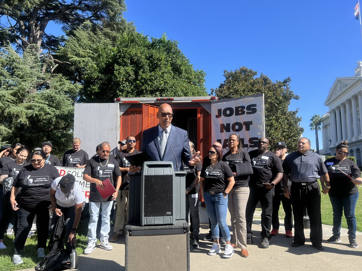 hannahcwiley's tweet photo. Assemblymember @ChrisHoldenNews is with a coalition of solitary confinement survivors at the Capitol this morning rally support of his bill (#ab280) to restrict prolonged isolation in California’s prisons, jails and immigration detention centers. https://t.co/Ry8yyE9FZk