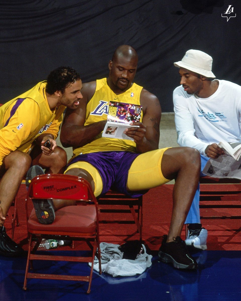 Lakers's tweet photo. 🗣 One month 'til preseason #LakeShow https://t.co/6CF1nUFCNz