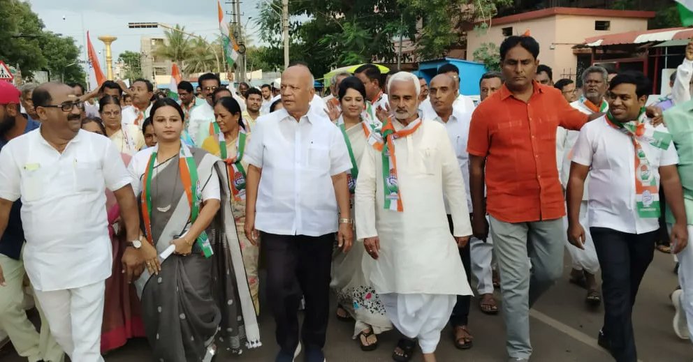 jambagivenku's tweet photo. 📍Bagalkot | Karnataka | @srpatilbagalkot | @JTPatil1

#BharatJodoYatraContinues https://t.co/5fYim7qf2M