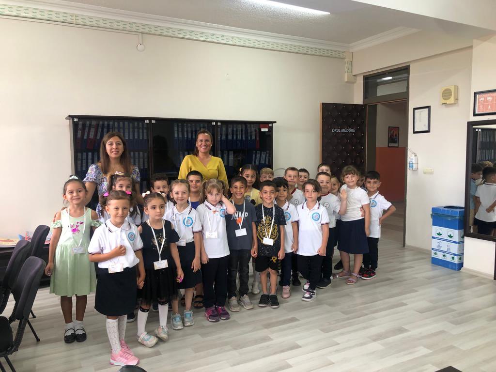 IlkokuluSamet's tweet photo. Uyum haftamızda okulumuz en güzel,en minik renkleriyle tanışıyor.
🩵😇🩵
@Alireisoglu34 @GurhanCokgezer @kahraman47_s @Osmangazi_MEM https://t.co/EDtfG10GAE