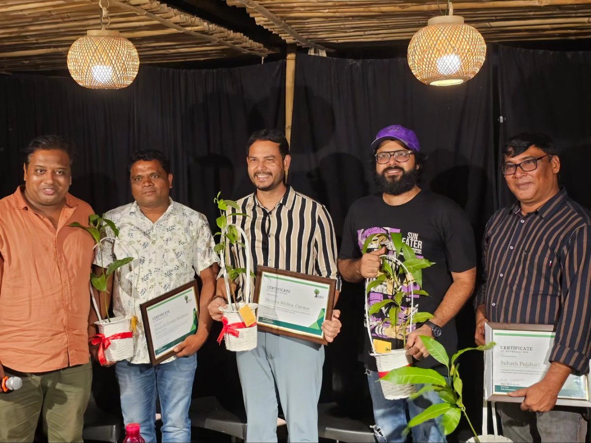 jitendra_films's tweet photo. Wonderful time at @BakulFoundation #Bakullibrary Thank you so much dear @SujitBakul for hosting this wonderful interactive event to recognise the team behind the historic event of showcasing our iconic #konarkachakra at #timessquare #newyork by @TheVikasKhanna Thankyou team 🙏🏼 https://t.co/bIZuYqN1Bx