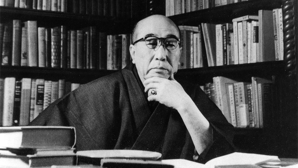 urfaveisbanned's tweet image. Edgar Allan Poe is banned from everywhere except Edogawa Ranpo's house!