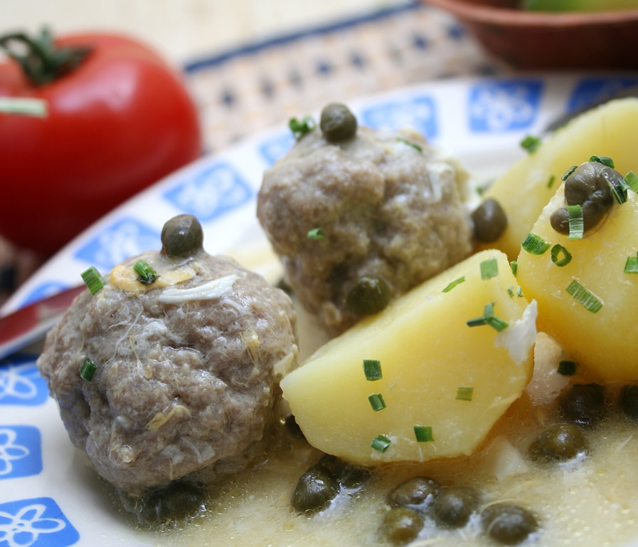 saskgerman's tweet image. Love meatballs? Well, you're in luck! Check out our tasty Königsberger Klopse recipe. But wait, we're curious: what are your fave meatballs? Share your delicious preferences with us! #meatballmania #germancooking 

saskgermancouncil.org/recipes/konigs…