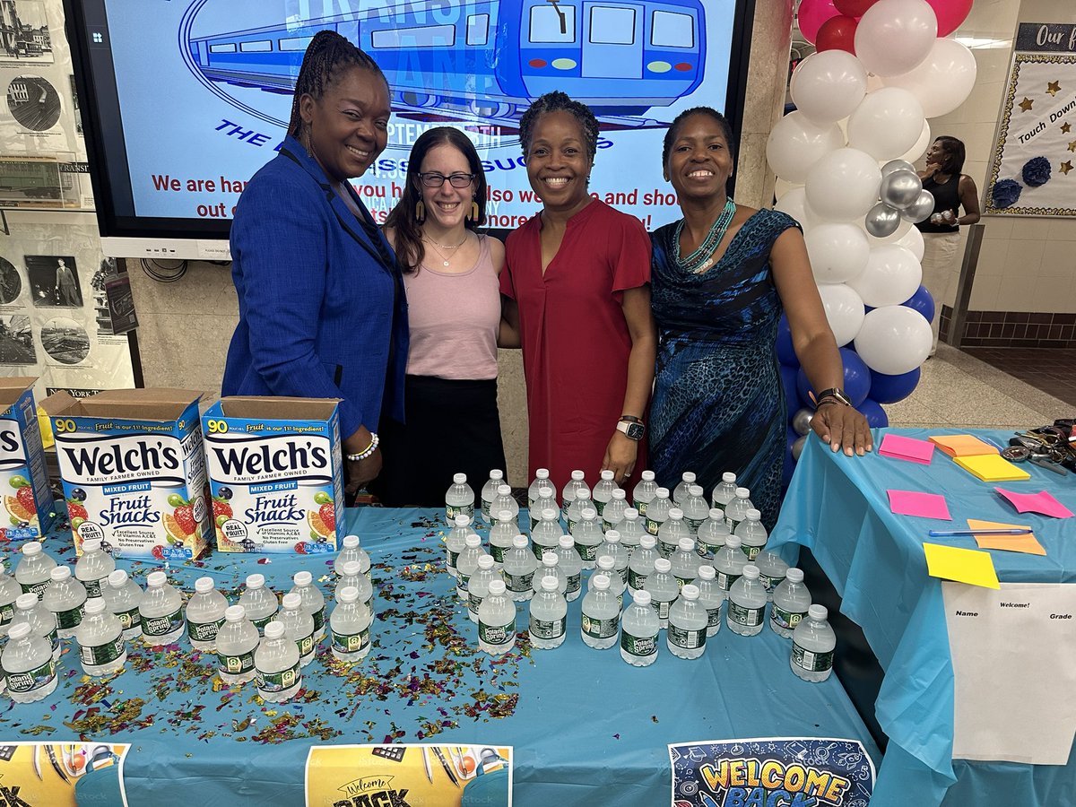 BrooklynNorthHS's tweet image. Transit Tech warmly welcomes back their scholars on the #fdos  #thisishowloveshowsup at BKNHS! Thank you Ms. Joseph and Ms. Hutson-McKoy! Principal Bynum and Mr. Martinez direct students to classes and our Deputy Supt. Dr. White and supt point Maria pose with Principal Bynum.