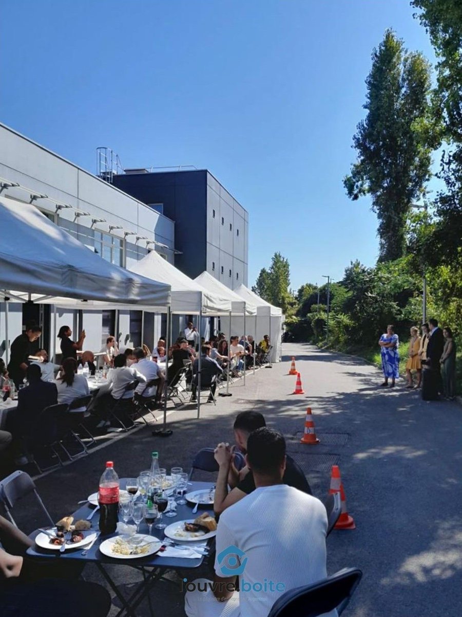 OuvreBoite95100's tweet photo. 🌞 C'est la rentrée à l'ouvre.boite !

Nos pépins, élus et partenaires se sont réunis pour un 𝐛𝐚𝐫𝐛𝐞𝐜𝐮𝐞 𝐝𝐞 𝐫𝐞𝐧𝐭𝐫𝐞́𝐞. 

@VilleArgenteuil 
__________
📒  Retrouvez notre programmation https://t.co/YG1KNrv8ts.

#entrepreneuriat #pepinieredentreprise #Argenteuil https://t.co/LN5N9ZelQI