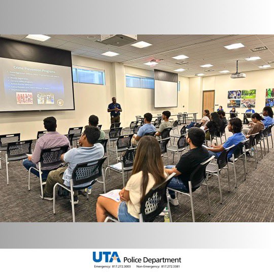 UTAPolice's tweet photo. Officer Finney was out at the International Welcome Event and the Military and Veteran Service Welcome yesterday! It was great to meet more Mavericks and share what UTAPD offers!
#utapd #utastudents #campussafety #utapolice https://t.co/zsQk68CJDt