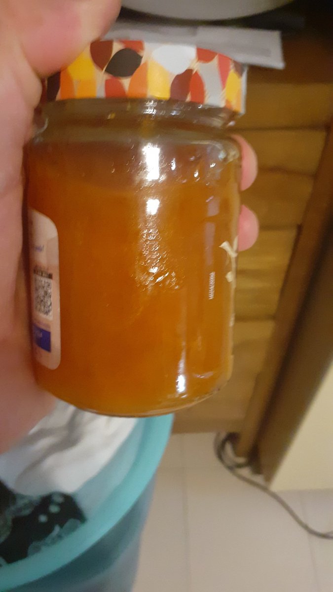 Blackrunner9's tweet photo. Quest'anno si va di marmellata ... qsta di albicocche e percocche! https://t.co/GxEps9hCcc