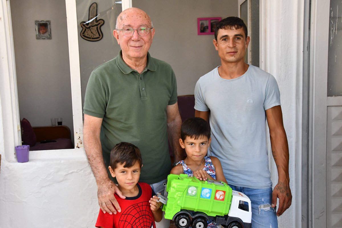 fethiyebelediye's tweet photo. Letoon Hastanesi ile başlattığımız; ihtiyaçlı ailelerimizin çocuklarının,sünnet masraflarını kar��ılama protokolümüz kapsamında, sünnet olan yavrularımızı Bşk. Yrd. Oğuz Bolelli evlerinde ziyaret etti.
Başvurmak isteyen yurttaşlarımız,2023 yılı sonuna kadar,müracaat edebilirler. https://t.co/ErbP13T78G
