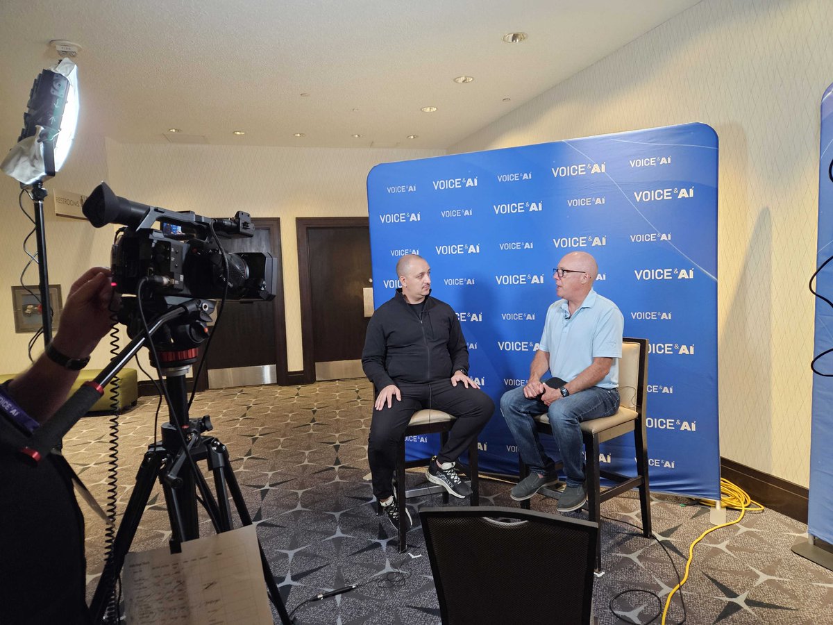 GotoAgenticAI's tweet photo. Sneaking in the last few sessions of VOICE &amp; AI. So far, we've heard from tons of AI enthusiasts and experts, seen product demos, and interviewed business leaders.

#VOICEandAI #GenerativeAI #ConversationalAI #ChatGPT #CustomerExperience #CX #UX #LLM #AIML #MachineLearning https://t.co/sakuM0QmvF