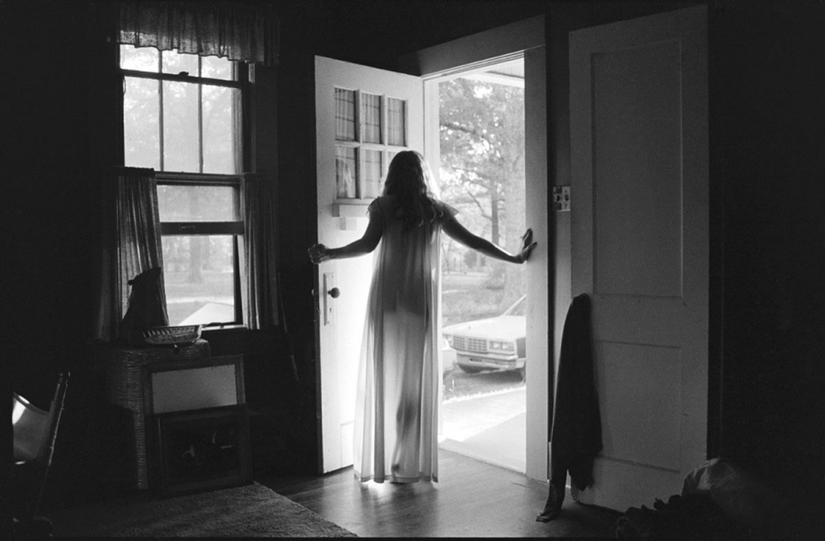 oxfordamerican's tweet image. It should come as no surprise that we love a good story here at the OA, and the twist and turns that led to Richard Leo Johnson’s 2016 “Once Was Lost” photography exhibit is one for the books! Read about it and view the photographs from #Issue92 here: ow.ly/AEiG50PIOFS