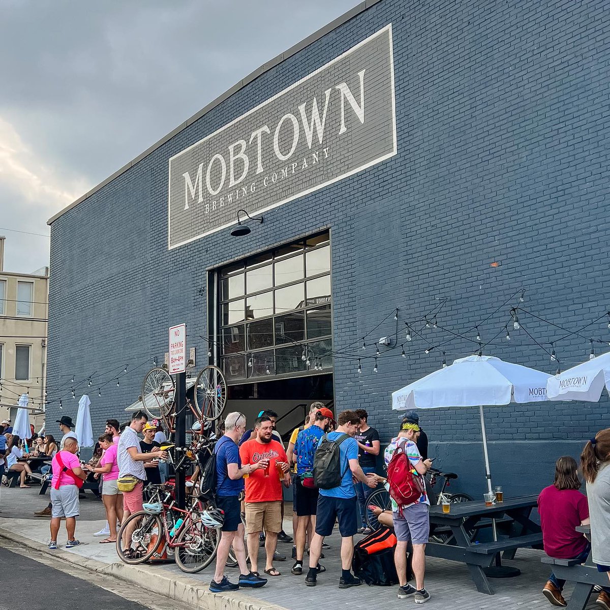TheBrewersHill's tweet photo. Name a better place to celebrate #NationalBeerLoversDay, we'll wait...

📷: @MobtownBrew. #brewershill #baltimore #charmcity #bmore #mybmore #drinklocal #meetatmobtown #baltimorebeer https://t.co/zWjlUwd0Ma