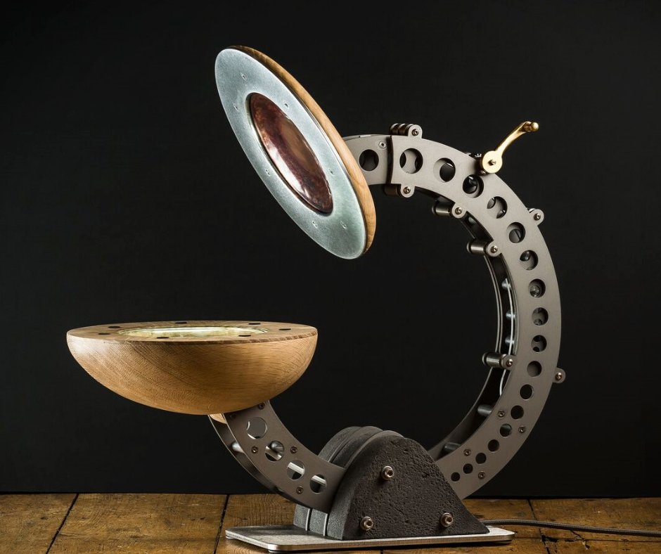 BLOTTWORKS's tweet image. Here's an old picture of a Clamshell Alchemist lamp, taken by a photographer visiting Felix lighting in Bath many years ago. 

This lamp design was one of the first coming out of Blott Works.

#lampdesign #clamshell #industrial