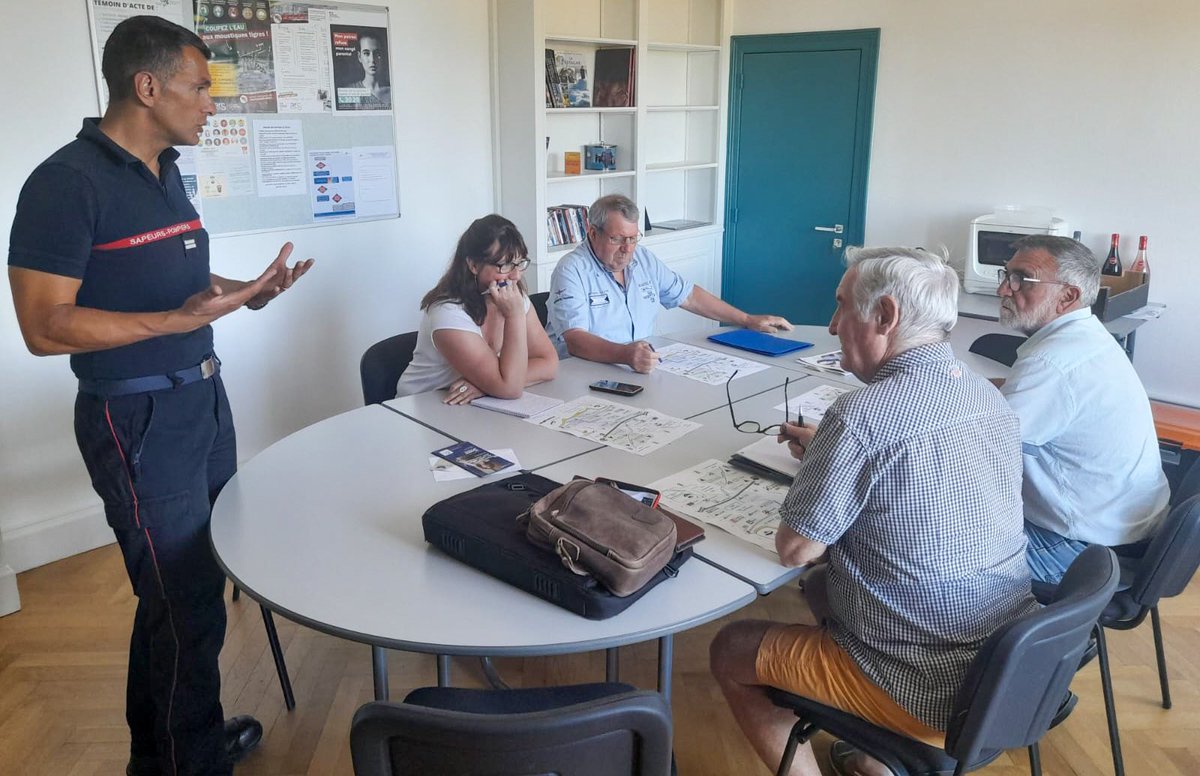 #Sensibilisation 
Aujourd’hui, le Ltn Boris AUBIN (référent départemental) de la sensibilisation à la gestion de #crise de sécurité civile du #SDIS87 a organisé une session pour les élus et cadres territoriaux de la communauté de communes Briance Combade