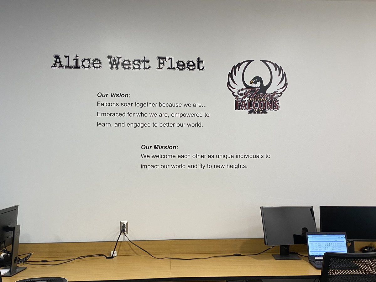 Who doesn’t like a good before &amp; after? Checkout the newest edition to our front office! 😍🖌️<a href="/Gildea_Jenn/">Jennifer Gildea</a> <a href="/AP_FleetFalcons/">AP_FleetFalcons</a>
