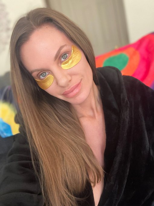 Good Morning TwiX!  I&rsquo;m almost feeling &ldquo;normal&rdquo; &amp; back on my routine again after months of Summer travels<a href="/tag/burningman"class="tags"><span>#burningman</span></a>