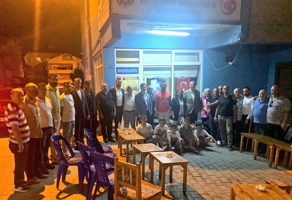 📍 Büyükçekmece 

Milletvekilimiz <a href="/avsengulk/">Şengül KARSLI</a> ve teşkilat mensuplarımız ile Tepecik Erzurumlular derneğini ziyaret ettik.

Dernek Başkanımıza ve yönetimlerine misafirperverlikleri için teşekkür ederiz. 
#Yenidenİstanbul

<a href="/Hayati_Yazici/">Hayati Yazıcı</a> <a href="/erkankandemir/">Erkan Kandemir</a>
<a href="/osmannnurika/">Osman Nuri Kabaktepe</a>