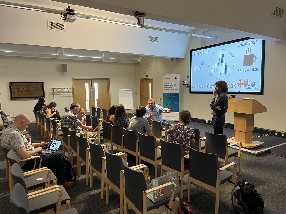 j_igarashi's tweet photo. I really enjoyed #foss4guk at Keyworth today! It was a great conference at British Geological Survey. I am going back to Leeds now. https://t.co/dSAgMLHMdY