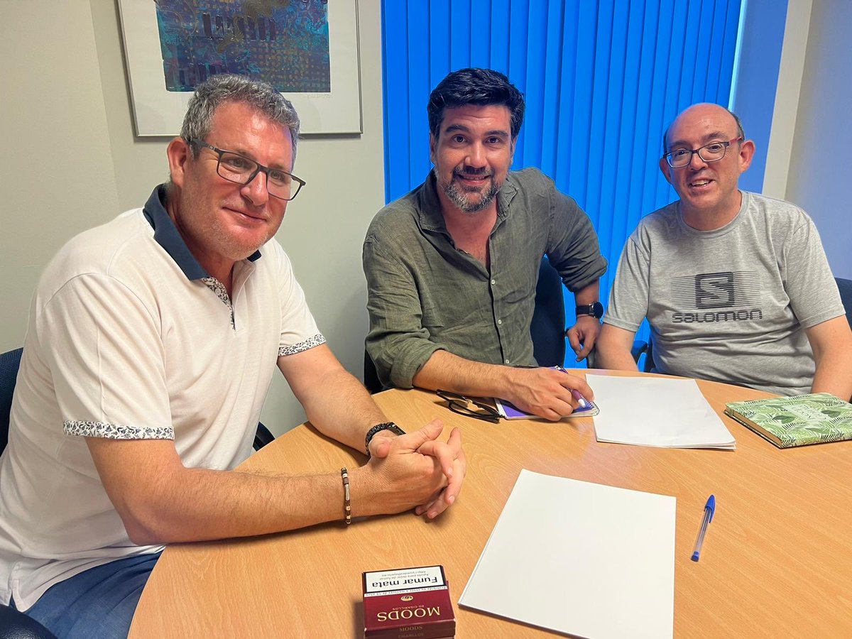 horacioroyo's tweet photo. Primera toma de contacto con las entidades del distrito. Hoy nos reunimos con la Asociación de Vecinos del Barrio Jesús. Solares, equipamientos deportivos y la Estación del Norte como ejes para revitalizar este barrio histórico de Zaragoza #ElRabal https://t.co/Fzrv0iJ1Uh
