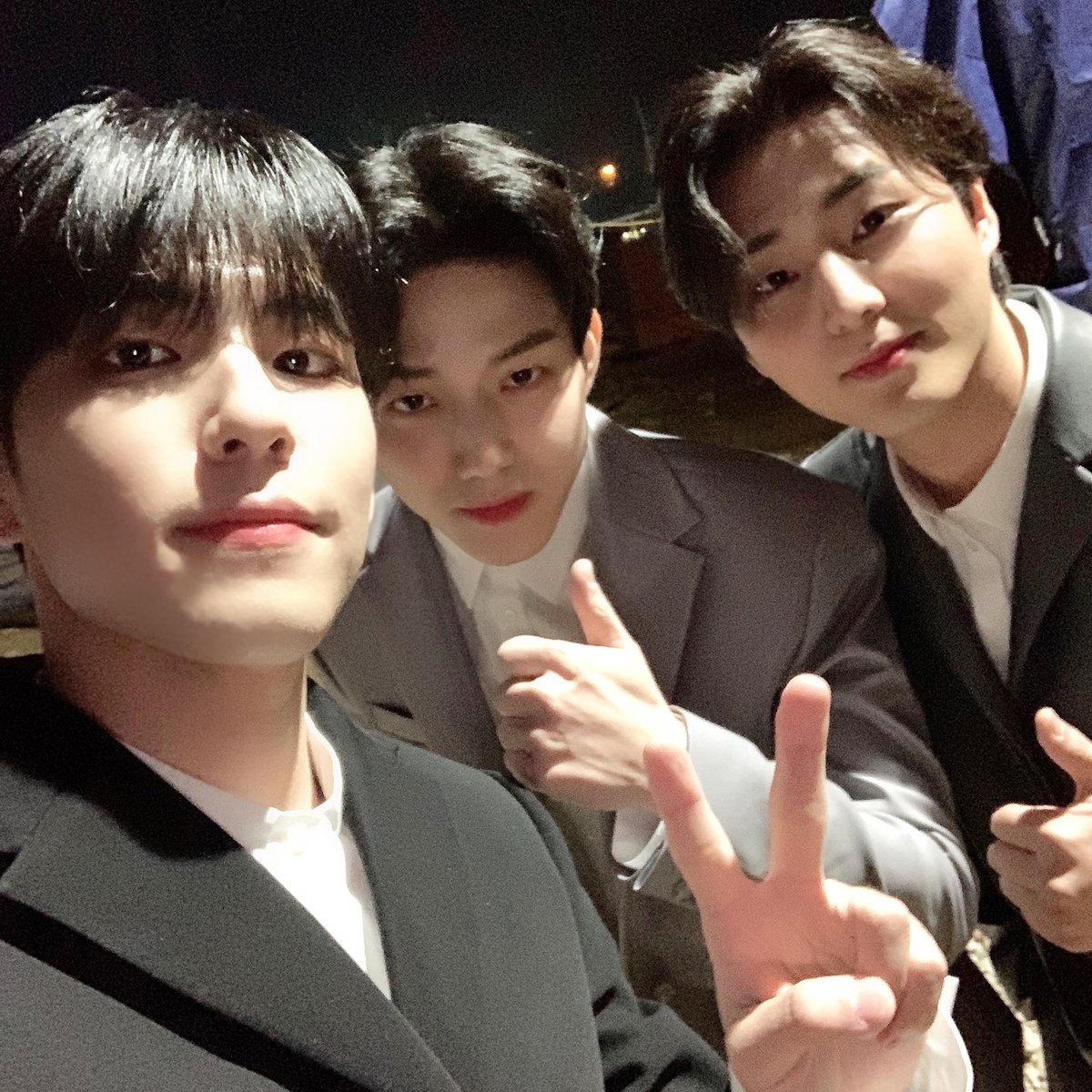 onebluestar13's tweet photo. Once a DAY6 fan always a DAY6 fan 💙 Thank you for this wonderful journey~
#DAY6 #데이식스 #8YearswithDAY6 #DAY68thAnniversary #데이식스의_8번째_페이지 #DAY6_8th_Page https://t.co/QjHFi7Q2w0