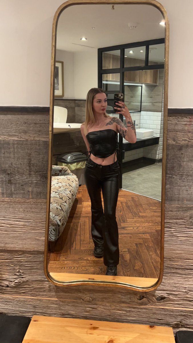 SinfulSubPrinc1's tweet photo. Petite girls are the hottest in bed. Wouldn’t you agree

😈$4 Sale on my page using link in comments 👀

😈 Who would like a FREE video? Subscribe in the next 48 hours and message me 🤫 https://t.co/KV1Ym0EouH