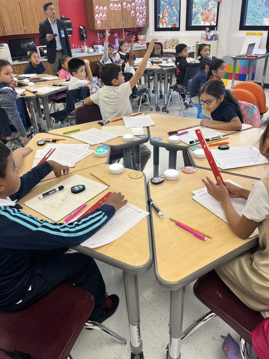 Eureka Math lesson in 2nd grade on measurement was engaging and en’light’ening <a href="/JordanElementar/">Dr. Barbara Jordan Elementary</a> . Thank you Principal Saucedo  for welcoming Early Learning at your campus for our EL campus walk! Great things happening here! <a href="/ICanReadDallas/">Early Learning Dallas ISD</a> @MurilloDebbie1 <a href="/HildaCRobinson/">Hilda Robinson M. Ed</a>