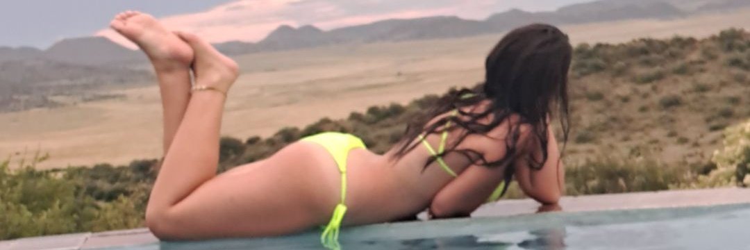GoddessSamm_'s tweet photo. Looking for finsubs rn (pic is me)#feet #bikini #porn #feetpic #footjob #findom #finsub #atm #ass https://t.co/PmLNXp99Dp