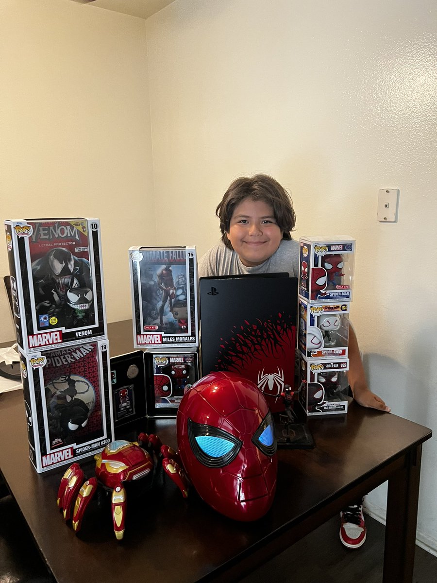 BenzMl's tweet photo. @SpiderMan This guy is 😁 https://t.co/4BJERwsd9T