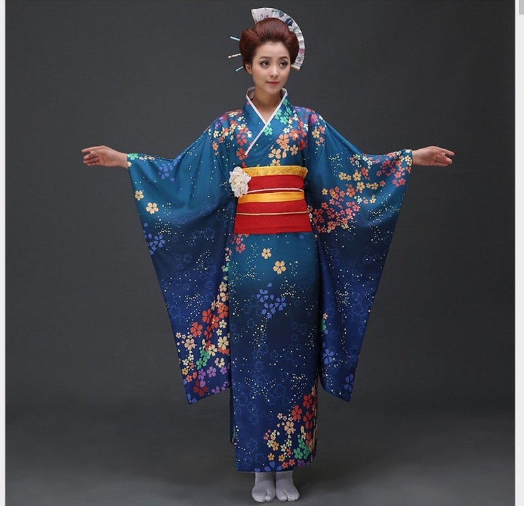 ___nlpf's tweet image. Ce qui est délirant c&apos;est que c&apos;est pas un kimono c&apos;est un jogging du marché made un china c&apos;est tout #TPMP un kimono c&apos;est ça :