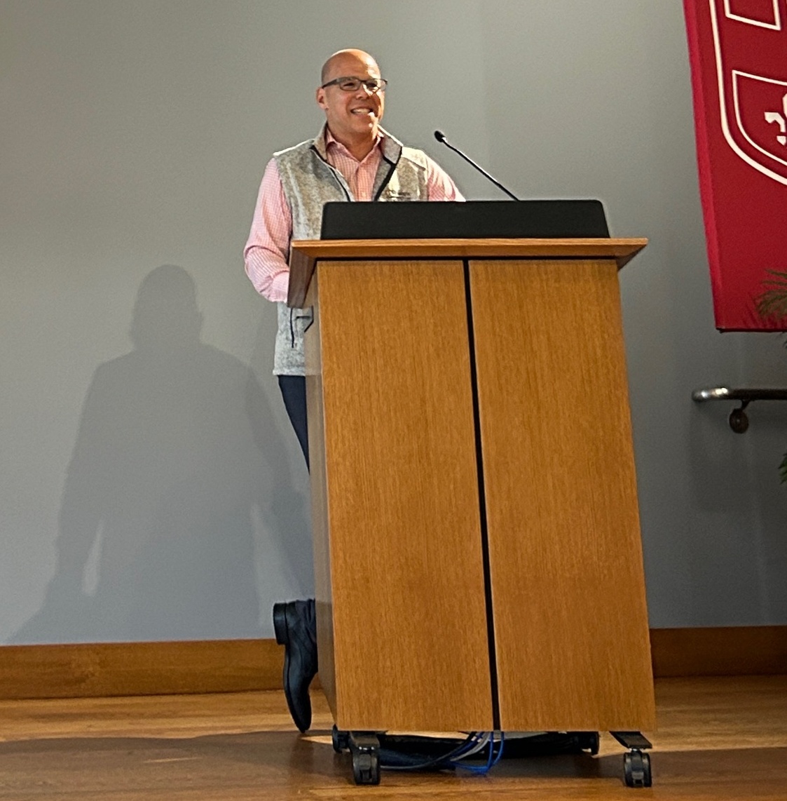 WashUOlinDean's tweet photo. One of the great privileges of becoming dean @wustlbusiness is joining the world-class faculty here. I'm truly honored to work with this group and to join them at our first faculty meeting together. #OlinNow https://t.co/tyi3OTTFu7