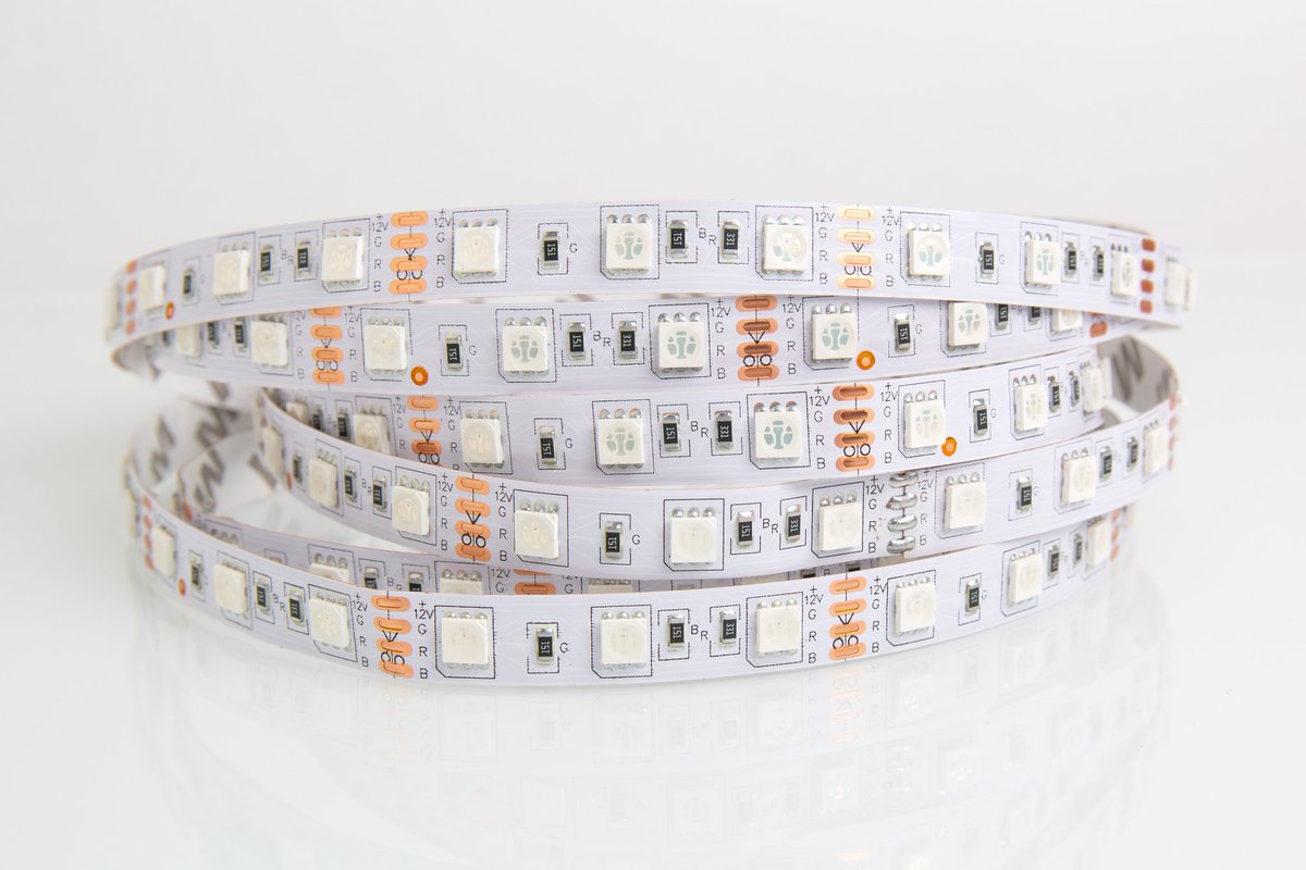 MakerIO's tweet image. How to Cut Flexible LED Strips 

Learn more --&amp;gt; dky.bz/2EjftG4 

#DIY #protip