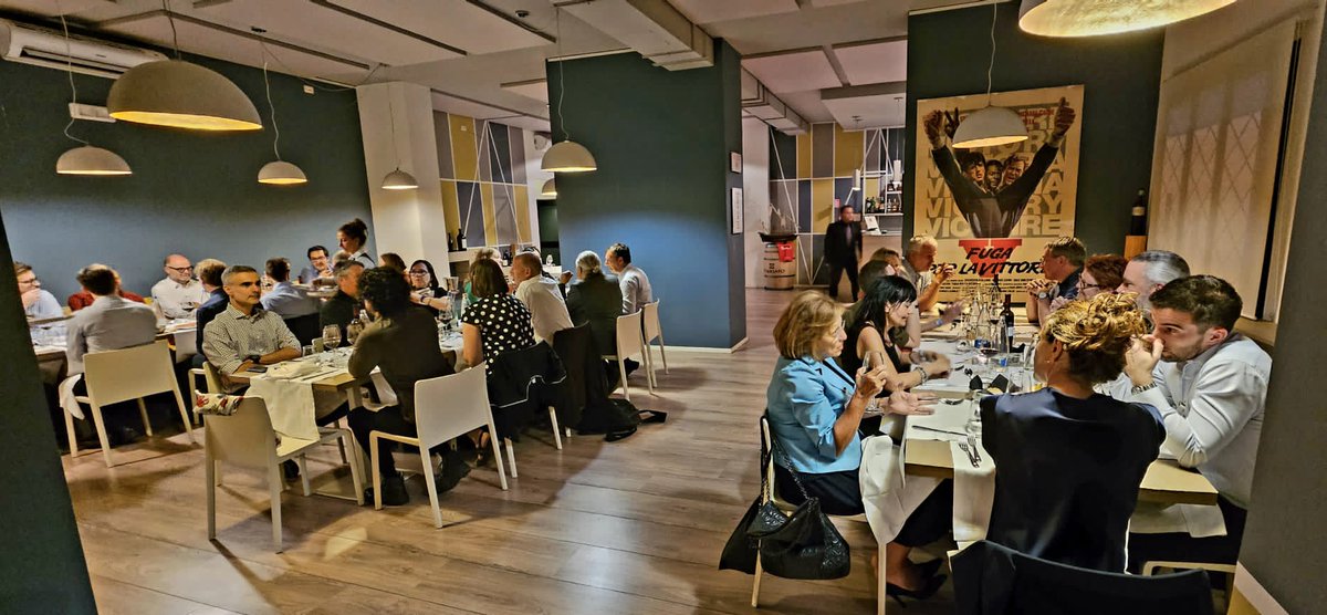 After a great discussion, a great social dinner #ingalera! #5CRMM <a href="/CarlotteK/">Carlotte Kiekens</a> <a href="/ProfNegrini/">Stefano Negrini</a> <a href="/chiara_arienti/">Chiara Arienti</a> <a href="/ClaudioCordani/">Claudio Cordani</a> <a href="/BattelIrene/">Irene Battel</a> <a href="/pierrecoteuoit/">Pierre Côté</a>