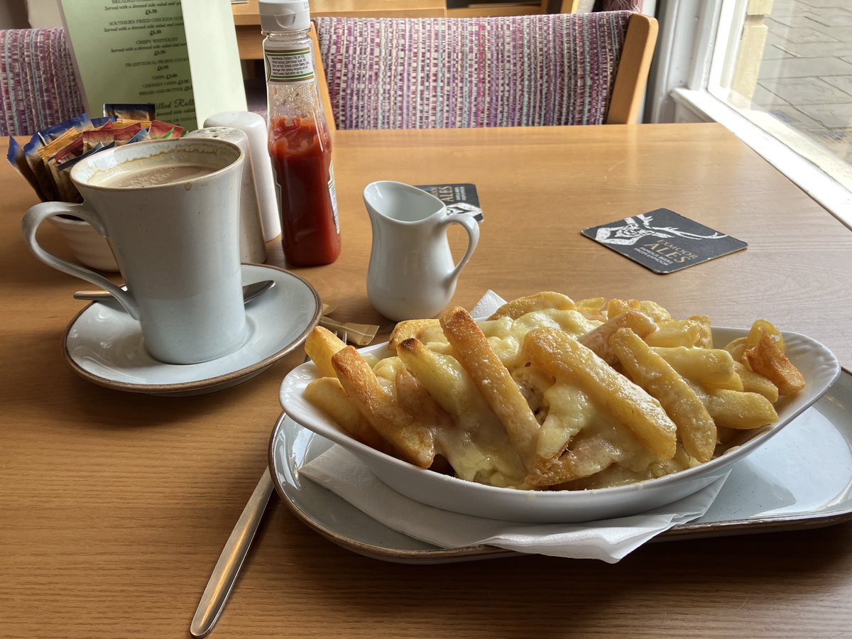 lynda_lambert's tweet photo. @Clareslade2 You would have enjoyed these Clare!
Wells Conservative Club , great food and such friendly staff.
I shouldn't have , but hey, why not ?π
#notaconservative https://t.co/9YU9HAsPGz