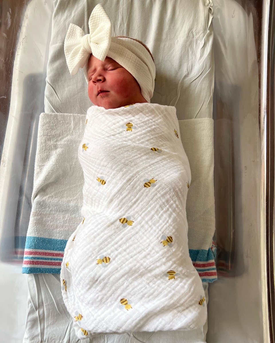 LibbyWeihsmann's tweet image. Nolan’s officially a big brother! Our Crosby girl finally decided to join us.