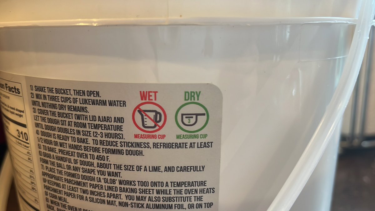 MichaelNied1's tweet photo. @BucketLlc what does this mean? Am I not allowed to use a wet measuring cup? Only a dry one? https://t.co/CaRvqhl109
